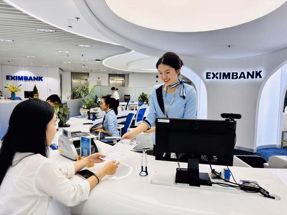 Quý 1/2026, hoạt động kinh doanh của Ngân hàng Eximbank tiếp tục được duy trì ổn định. Thu nhập lãi thuần đạt khoảng 1.380 tỷ đồng, tăng gần 2% so với cùng kỳ