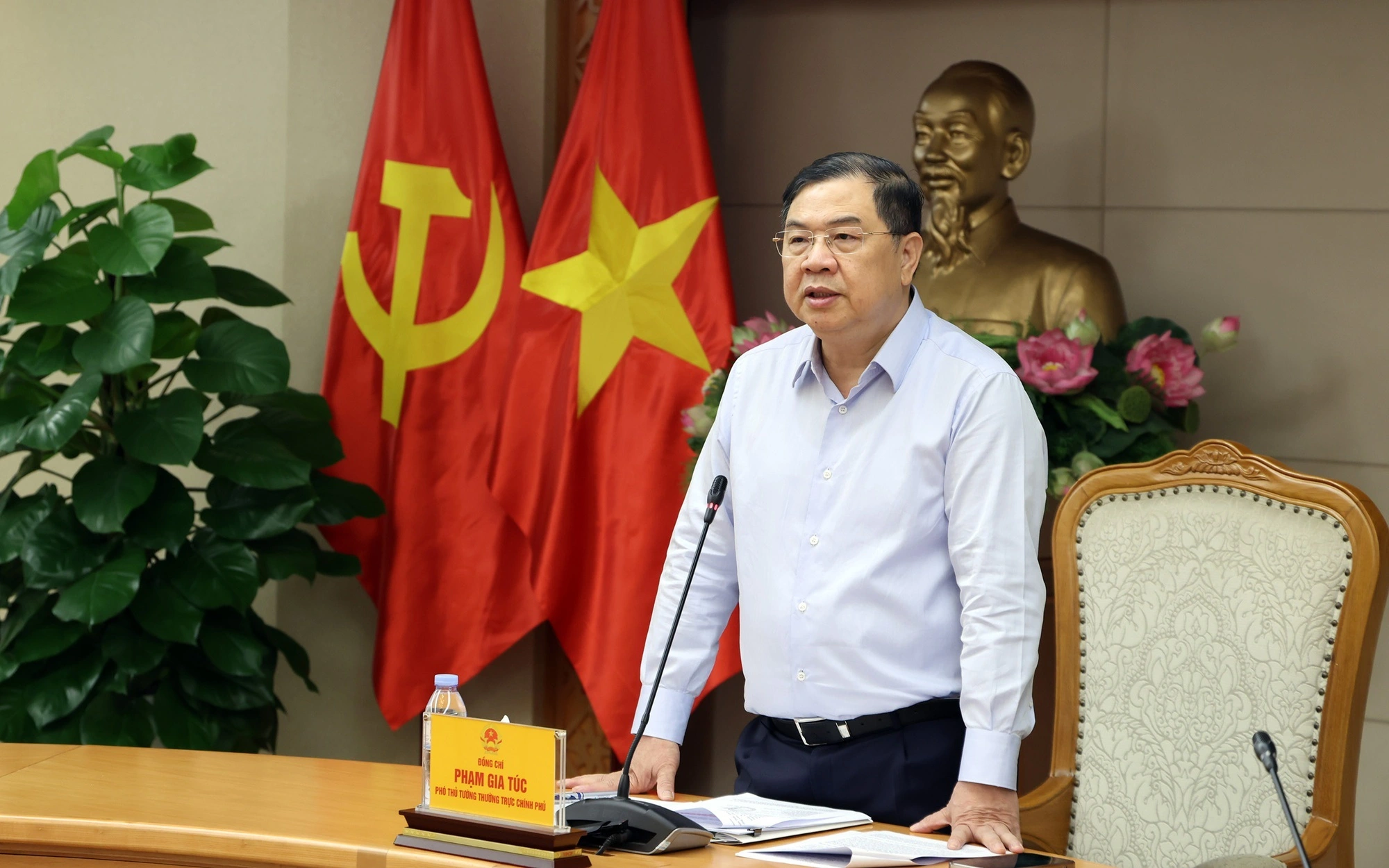 Phó Thủ tướng Thường trực Chính phủ Phạm Gia Túc chủ trì cuộc họp điều phối xử lý mỏ sắt Thạch Khê (Ảnh: VGP).
