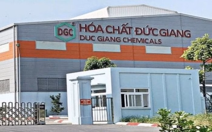Hóa chất Đức Giang chính thức kiện toàn bộ máy lãnh đạo cấp cao để ổn định vận hành.